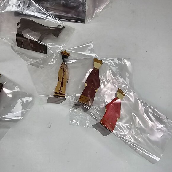 Handcrafted Metal Nativity Scene Set With Box Thin Sheet Metal Christmas Decor - Picture 4 of 11